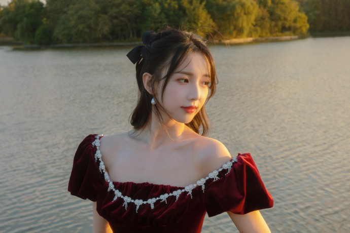 黄晓明和田曦薇旧事重提，娱乐圈的错过远比片酬珍贵！